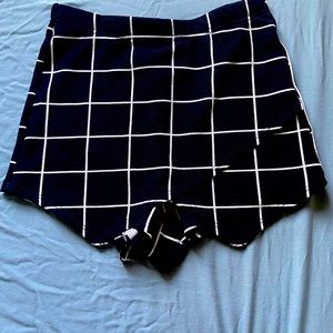Black and white skort size small